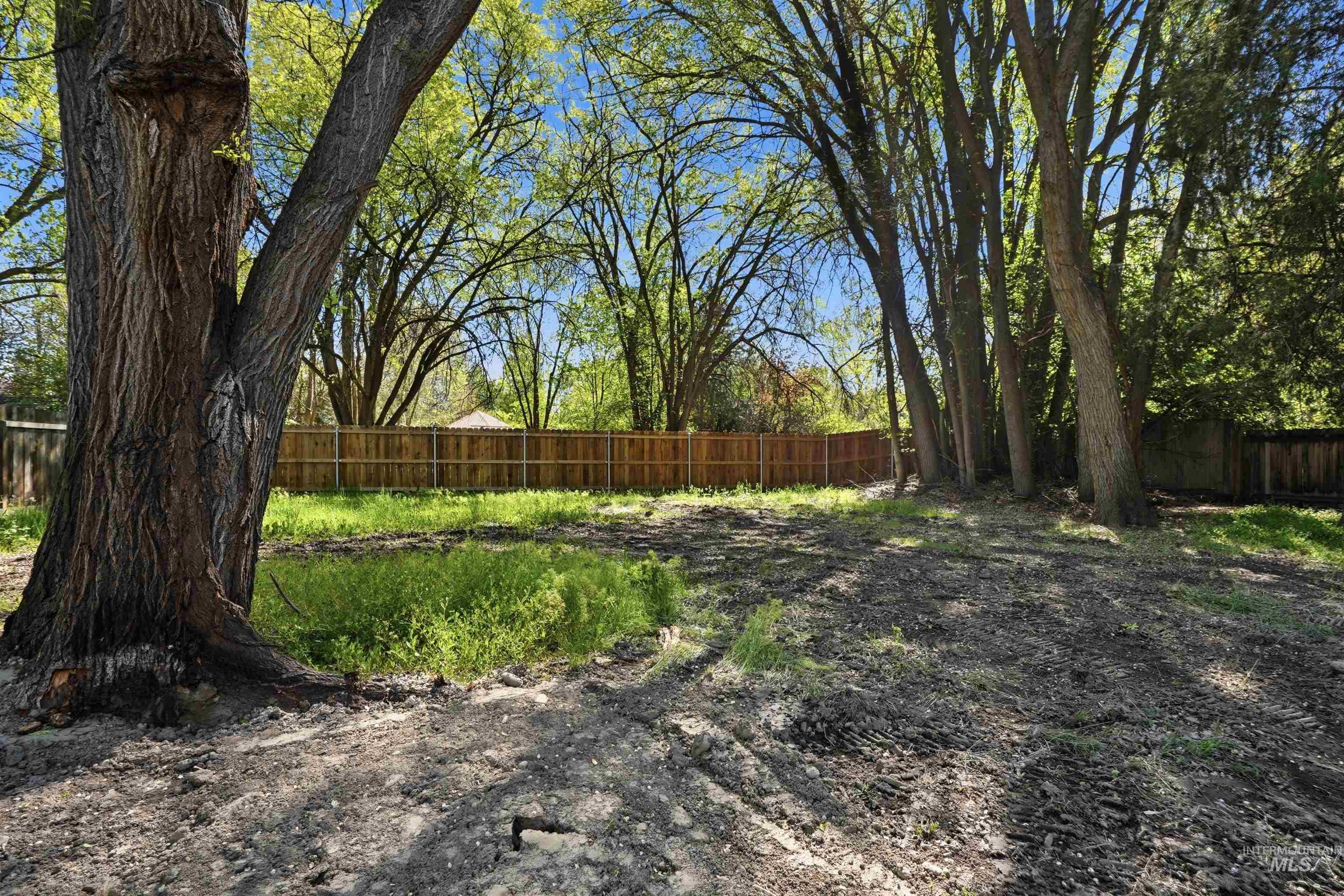 3012 N Tamarack Dr