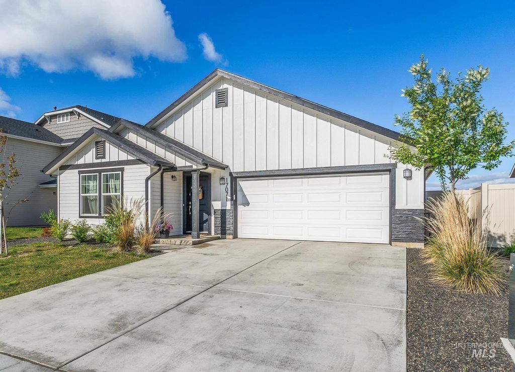 Photo of 17071 N Quebec Ave, Nampa, ID 83687 (MLS # 98982320)