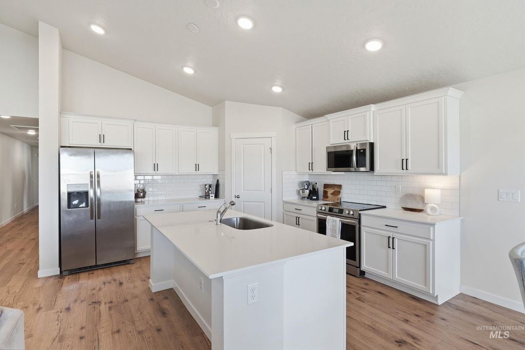 Photo of 17071 N Quebec Ave, Nampa, ID 83687 (MLS # 98982320)