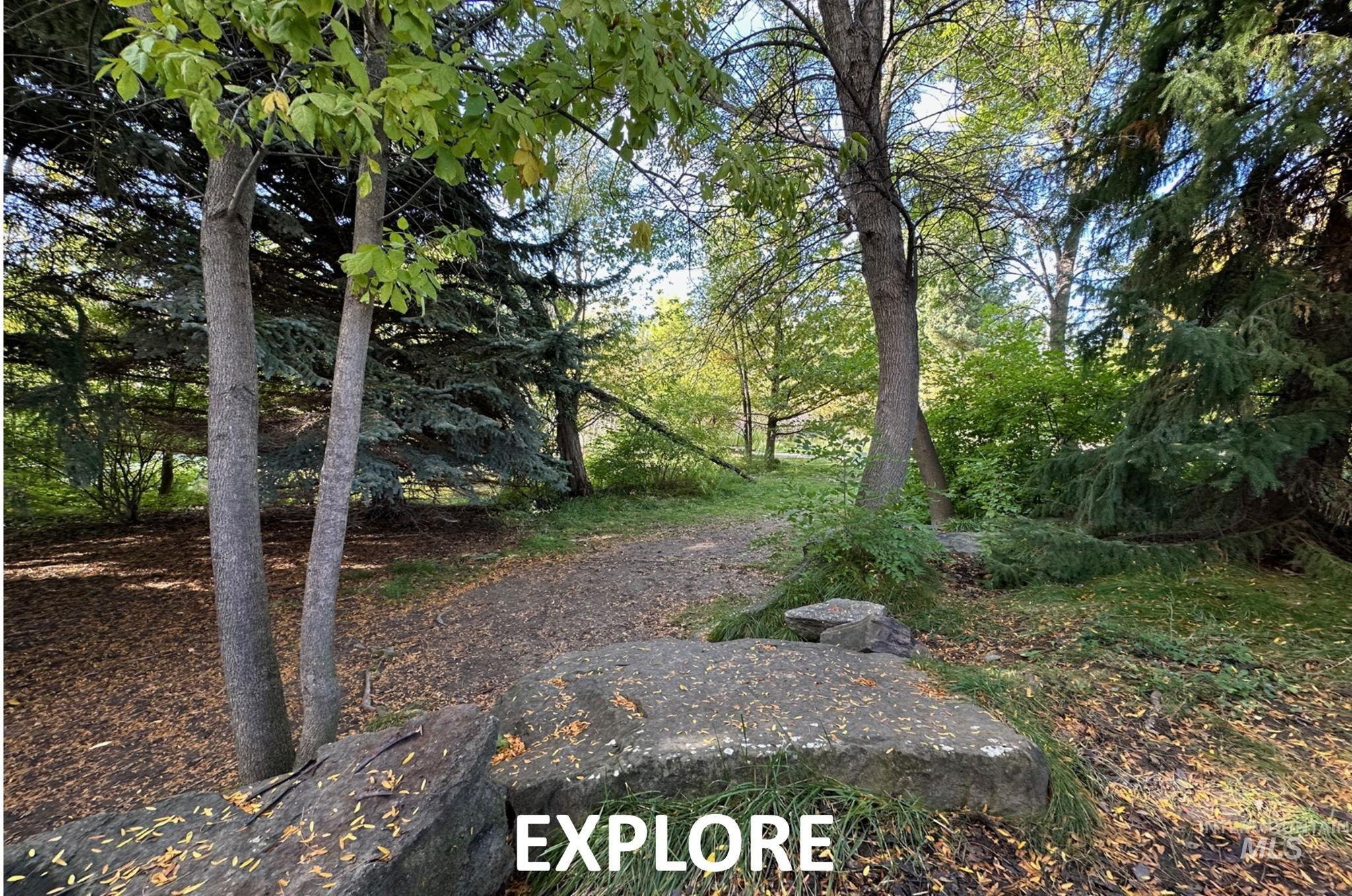 CLOSE PROXIMITY TO NUMEROUS OUTDOOR ADVENTURES