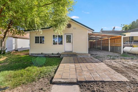 Photo of 230 2nd Street, Hazelton, ID 83335 (MLS # 98964182)