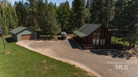 Photo of 165 Clear Creek Rd, Cascade, ID 83611 (MLS # 98951321)