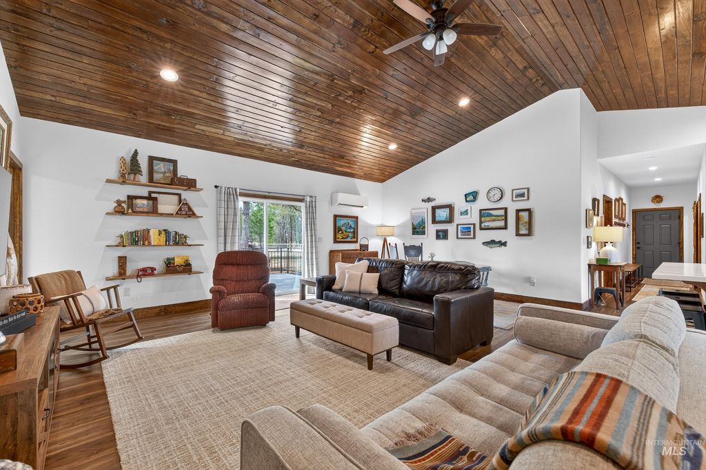 Photo of 29 Grand Fir Drive, Donnelly, ID 83615 (MLS # 98979494)