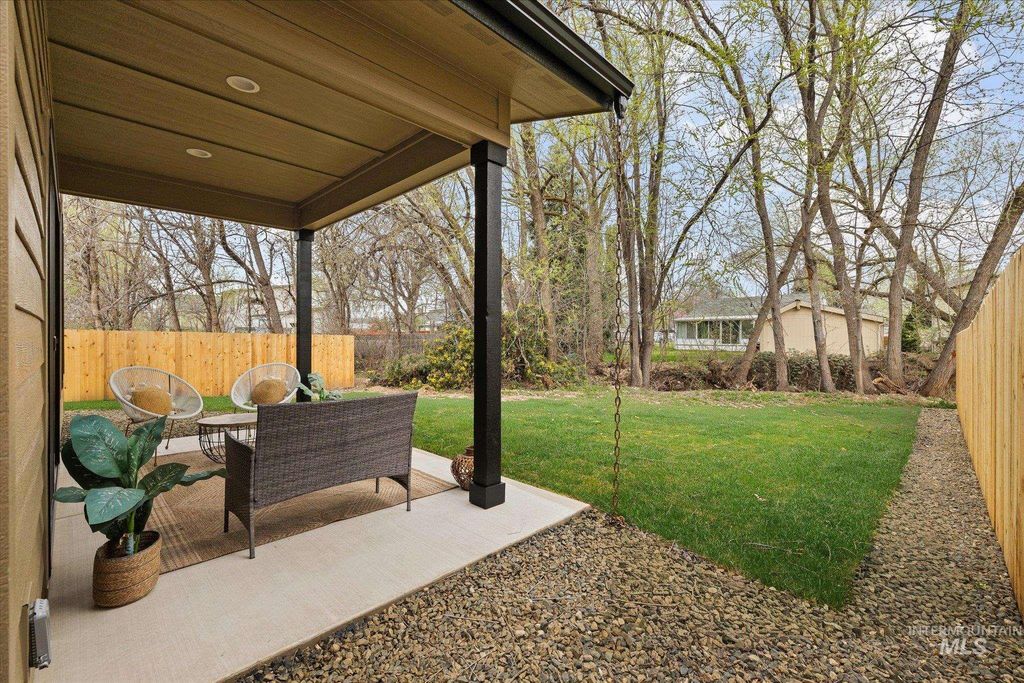 Photo of 5616 W Grover St, Boise, ID 83705 (MLS # 98980481)