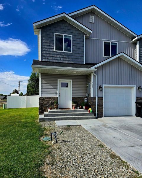 Photo of 900 E 20th, Burley, ID 83318 (MLS # 98955510)