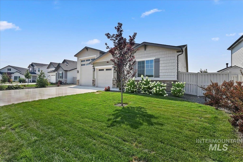 Photo of 555 Burnside Ave, Middleton, ID 83644 (MLS # 98996434)