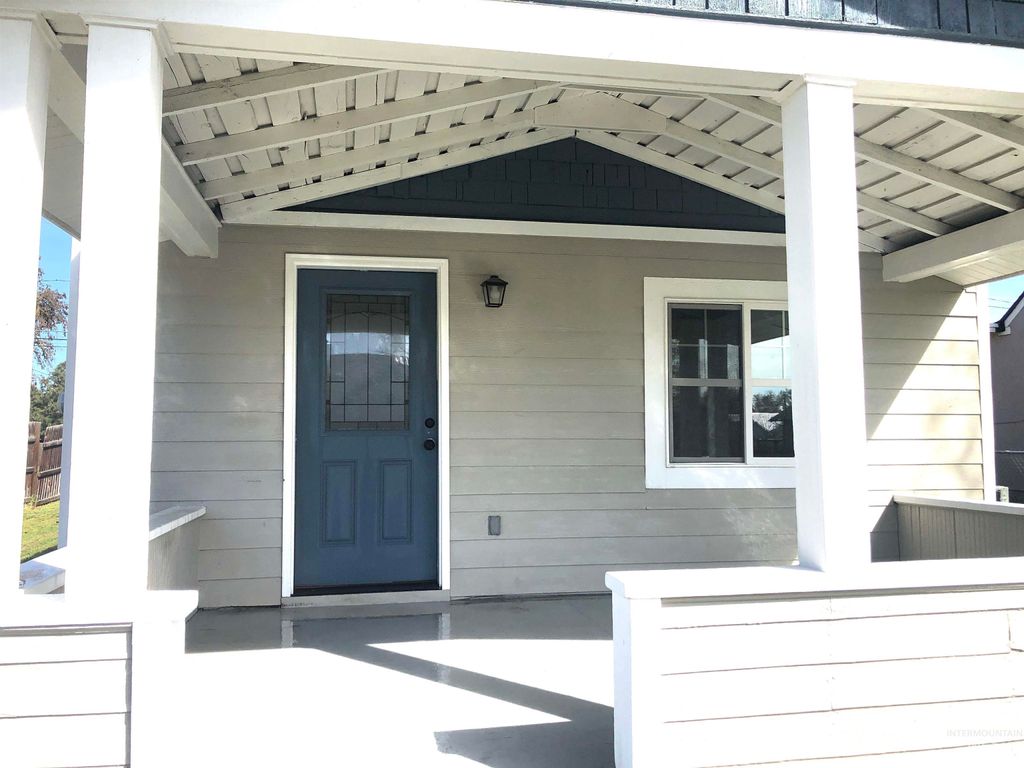 Photo of 717 10th St, Clarkston, WA 99403 (MLS # 98981222)