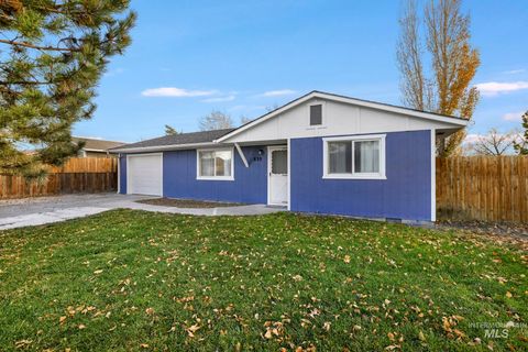 Photo of 835 20th Ave E Ave, Jerome, ID 83338 (MLS # 98967984)