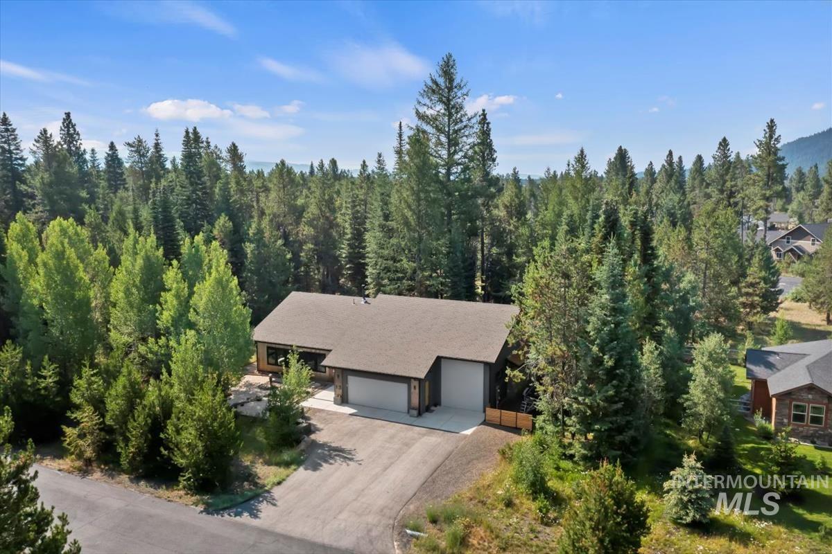 13 Cross Country Ct.