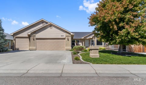 Photo of 2409 S Wildrye Way, Nampa, ID 83686 (MLS # 98989815)
