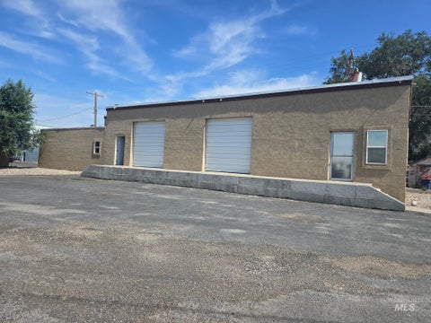 Photo of 735 Minidoka Avenue, Twin Falls, ID 83301 (MLS # 98998938)
