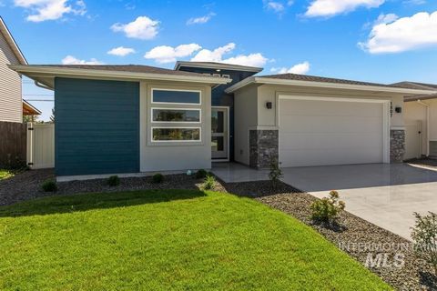 Photo of 1807 E Grayson St, Meridian, ID 83642 (MLS # 98964890)