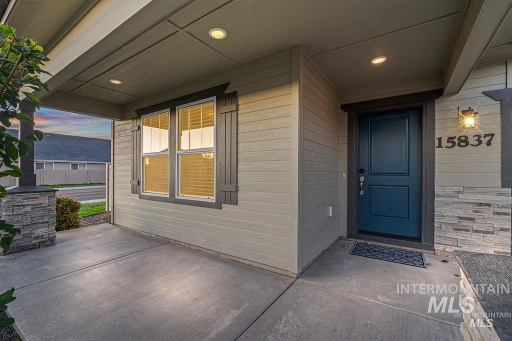 15837 N Limestone Way