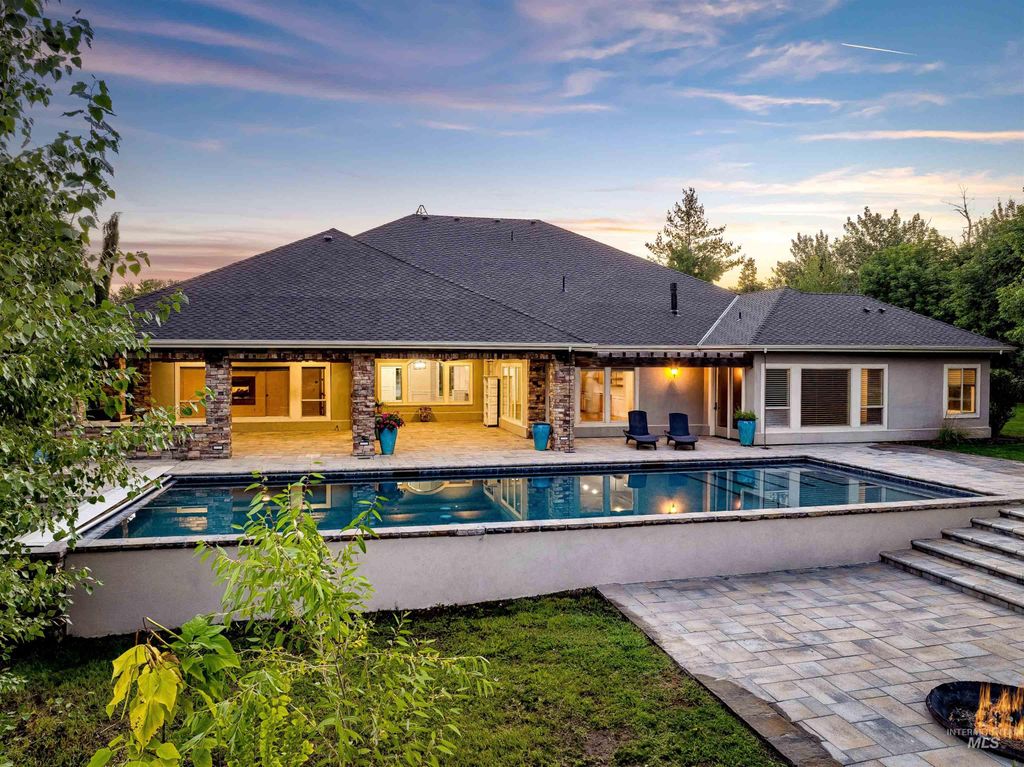 Photo of 103 S. Alder Ln, Eagle, ID 83616 (MLS # 98982787)