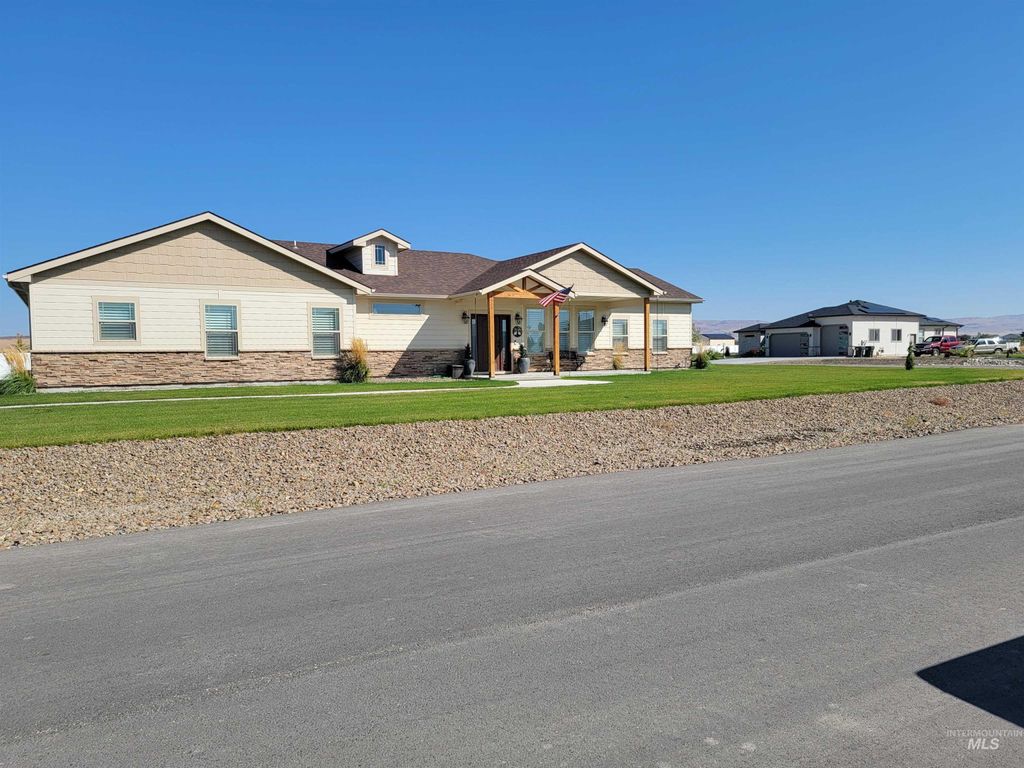 Photo of 4505 NW Purple Sage Circle, Mountain Home, ID 83647 (MLS # 98972853)