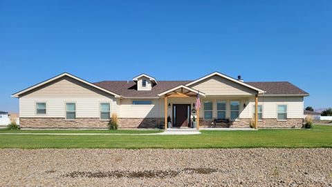 Photo of 4505 NW Purple Sage Circle, Mountain Home, ID 83647 (MLS # 98972853)