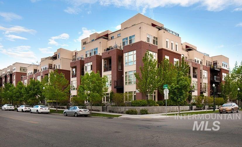 View of apartment building / complex