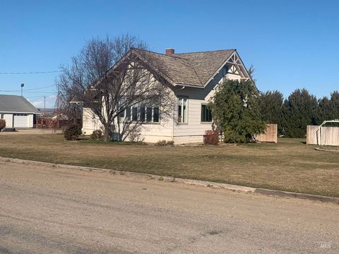 Photo of 6600 Denver Rd, Fruitland, ID 83619 (MLS # 98936645)