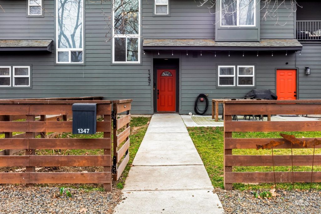 Photo of 1347 W Highland St, Boise, ID 83706 (MLS # 98976260)