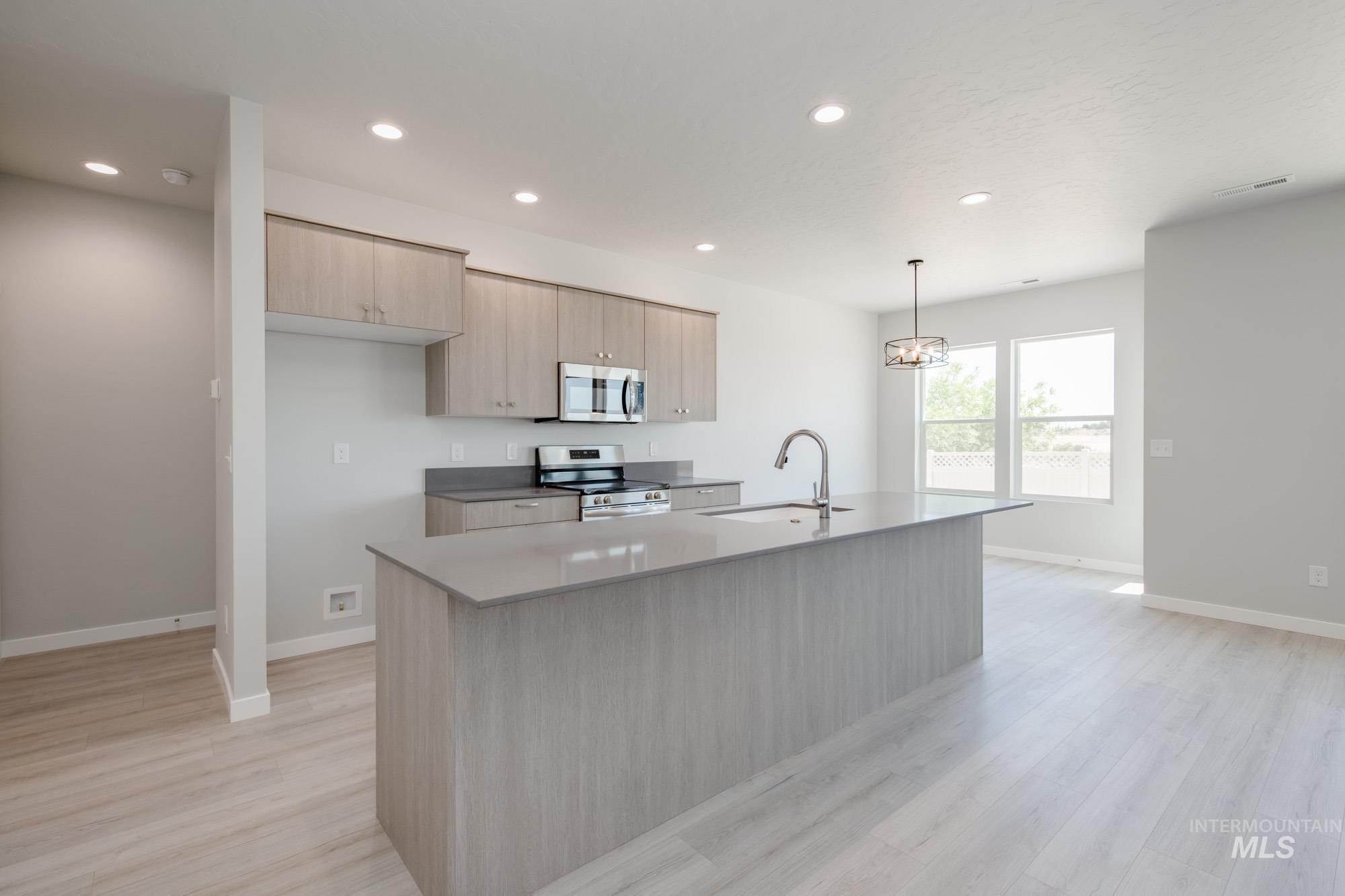 2922 N Arroyo Vista Way