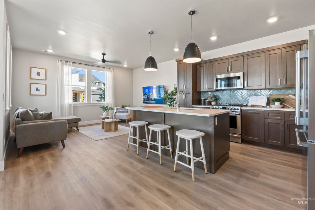 Photo of 124 S Koyukuk Ln, Star, ID 83669 (MLS # 98971709)