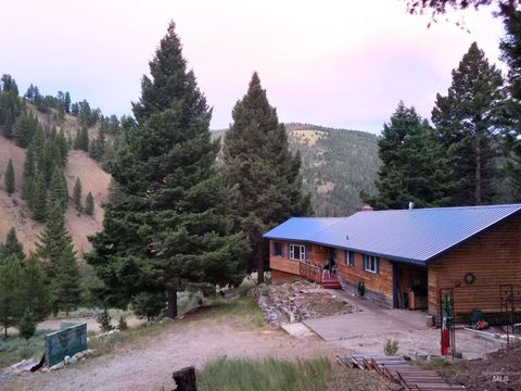 27 Grizzly Bear Rd Shoup ID 83469
