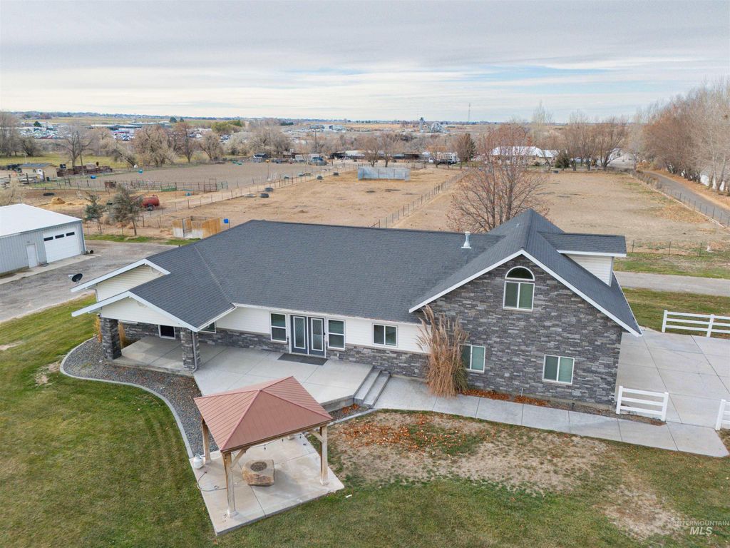 Photo of 363 Grandview Dr N Dr, Twin Falls, ID 83301 (MLS # 98969205)