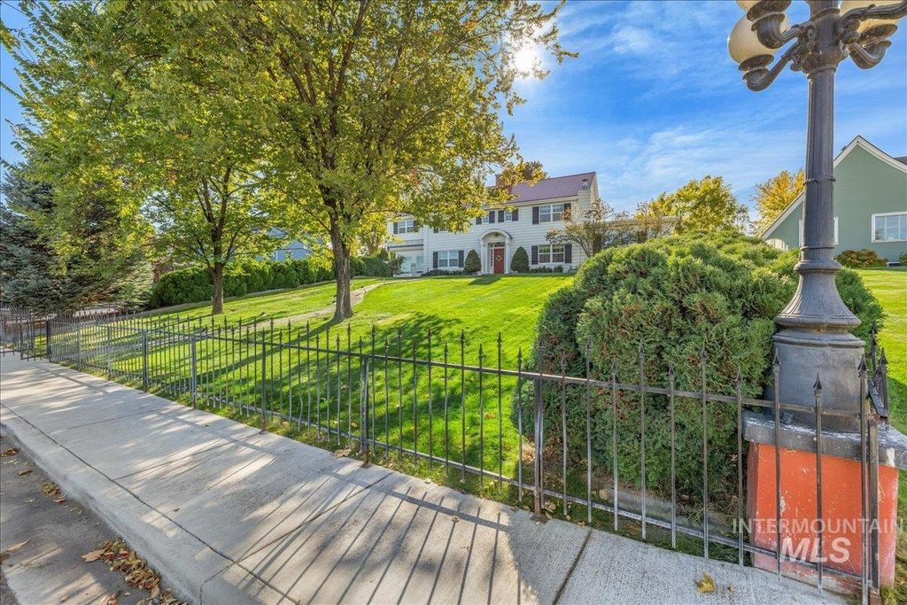 Photo of 1623 Park Avenue, Nampa, ID 83687 (MLS # 98966191)