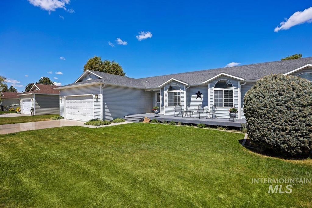 Photo of 124 Seminole Cir, Jerome, ID 83338 (MLS # 98984116)