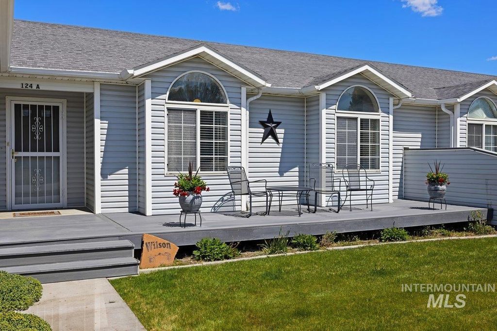 Photo of 124 Seminole Cir, Jerome, ID 83338 (MLS # 98984116)