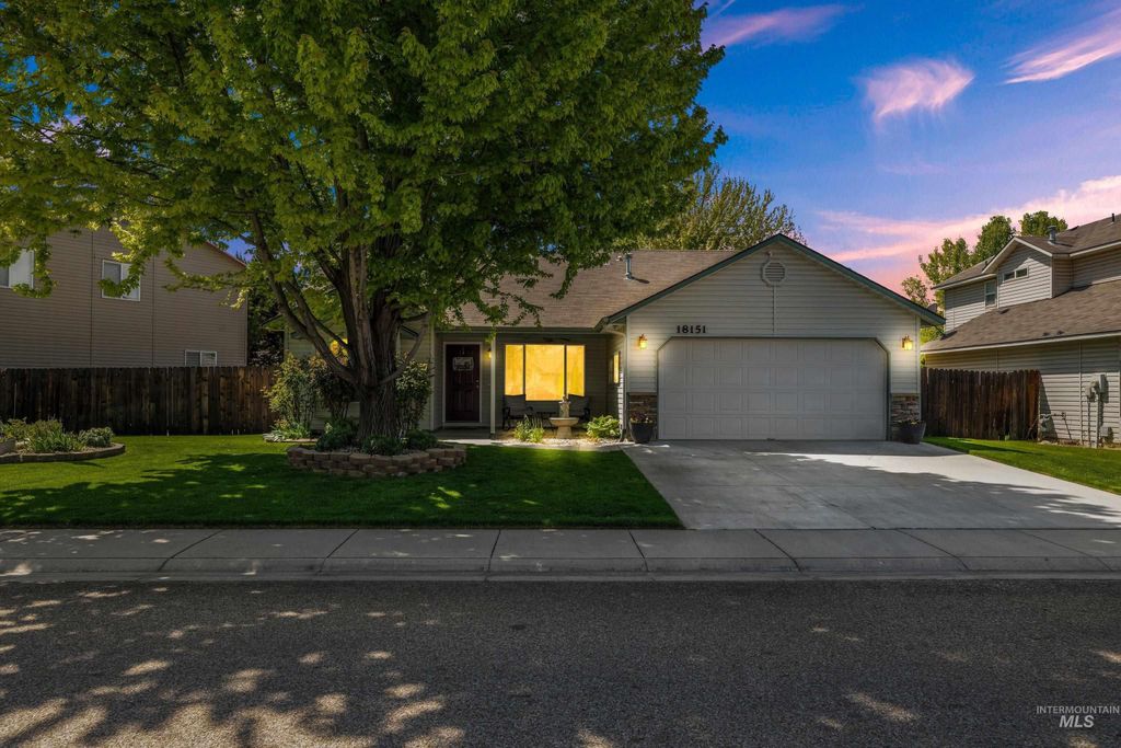 Photo of 18151 Royal Way, Nampa, ID 83687 (MLS # 98984368)