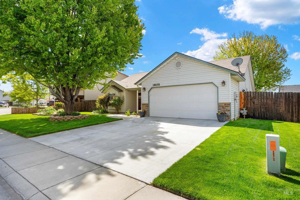 Photo of 18151 Royal Way, Nampa, ID 83687 (MLS # 98984368)