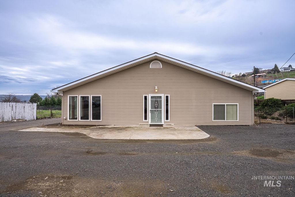 Photo of 1357 Pound Lane, Clarkston, WA 99403 (MLS # 98980543)