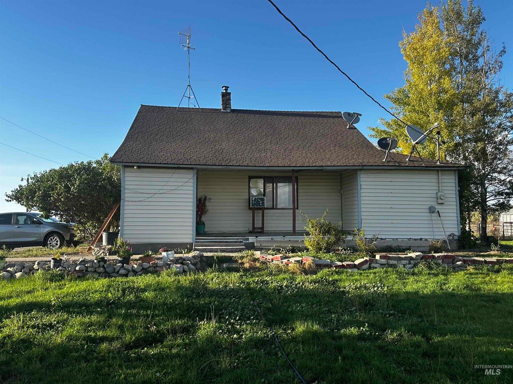 Photo of 410 W Nez Perce Ave, Richfield, ID 83349 (MLS # 98921891)