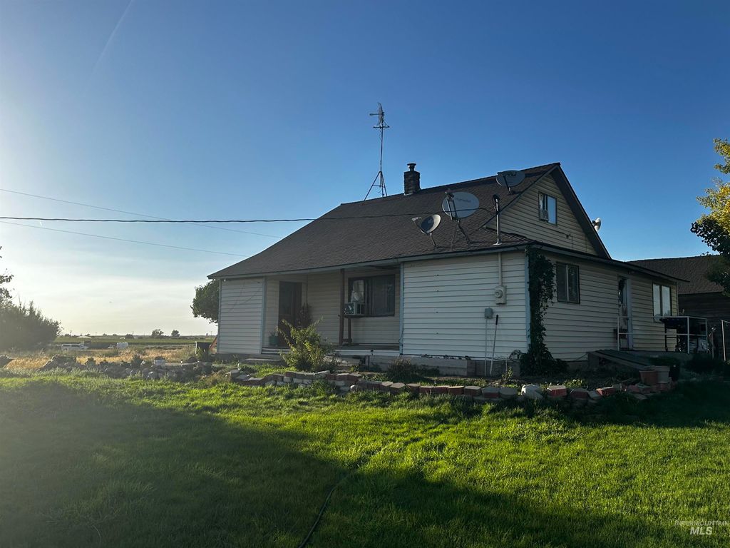 Photo of 410 W Nez Perce Ave, Richfield, ID 83349 (MLS # 98921891)