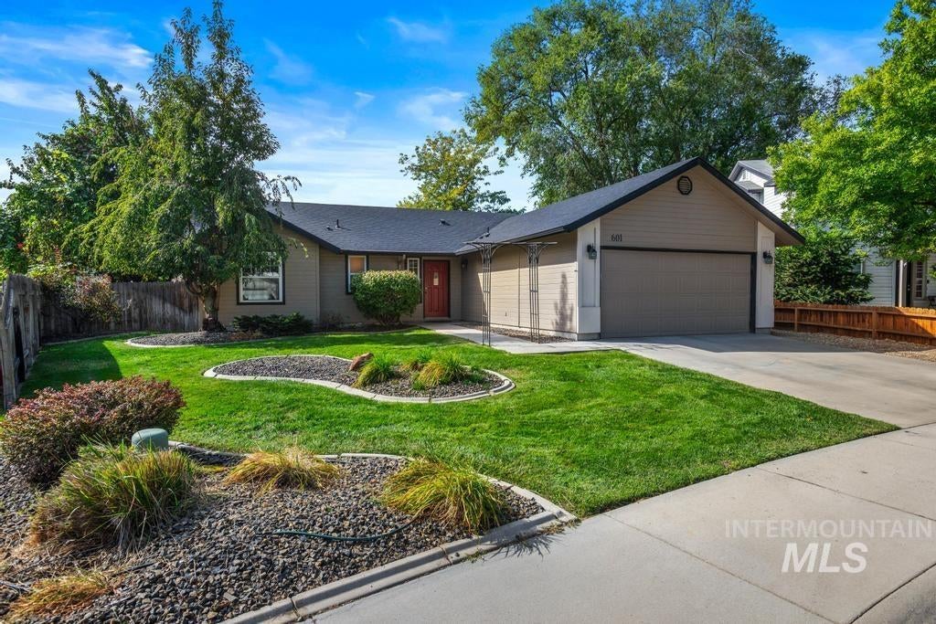 Photo of 601 W Tern Dr, Kuna, ID 83634 (MLS # 99001169)
