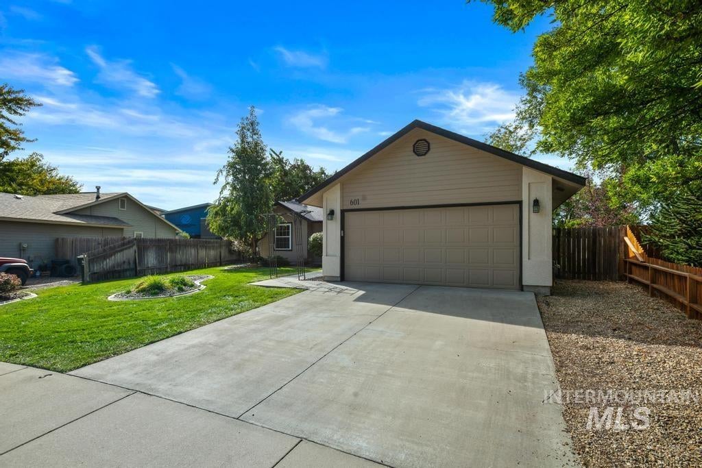 Photo of 601 W Tern Dr, Kuna, ID 83634 (MLS # 99001169)