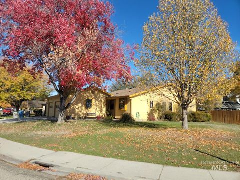 Photo of 4198 N Oxbow Way, Boise, ID 83713 (MLS # 98966973)