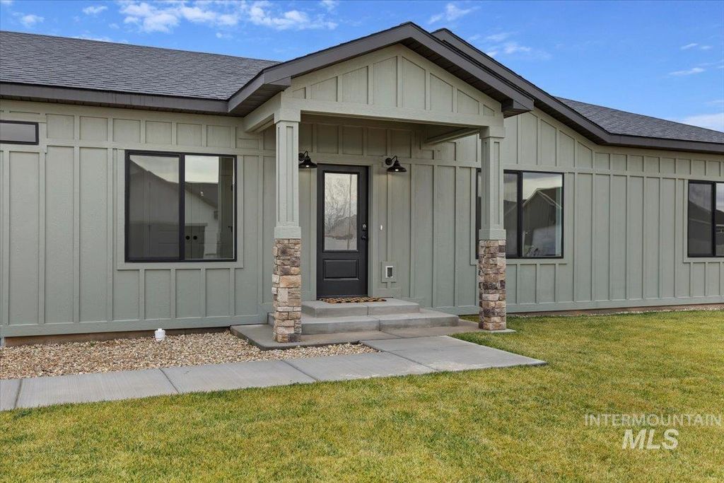 Photo of 1108 Bronze Drive, Rupert, ID 83350 (MLS # 98970393)