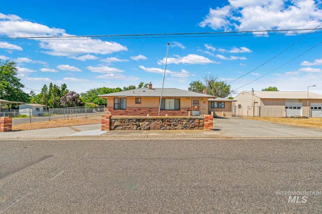 Photo of 1876 6th Ave, Clarkston, WA 99403 (MLS # 98990969)