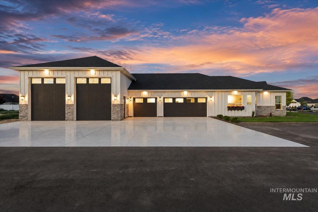 Photo of 16876 Spring Meadow Dr, Caldwell, ID 83607 (MLS # 98994180)