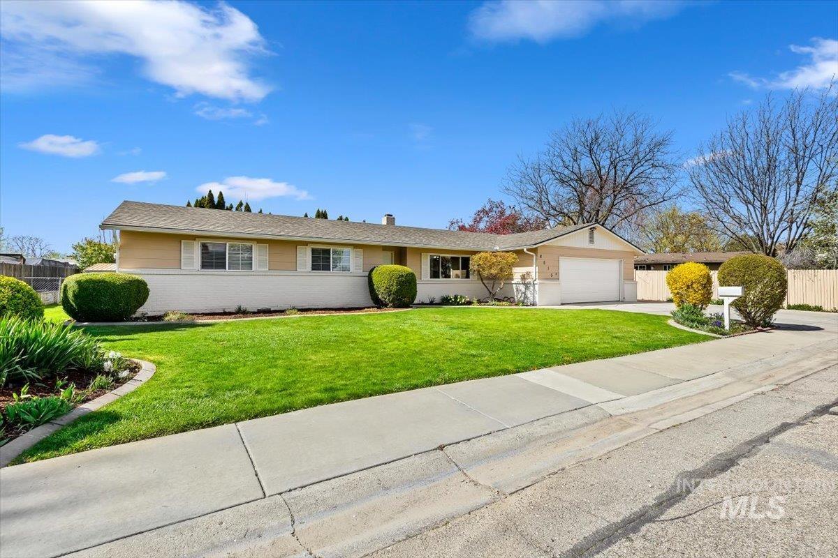 8515 W Valley View Drive