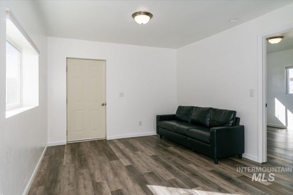 Photo of 454 Pershing Ave, Pocatello, ID 83201 (MLS # 98965470)