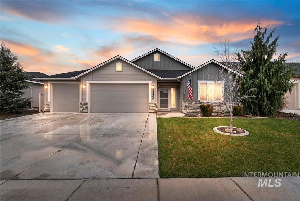 Photo of 18588 Matterhorn Ave, Nampa, ID 83687 (MLS # 98971118)