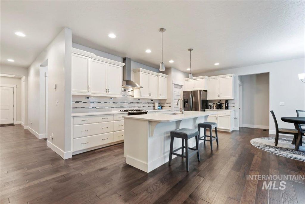 Photo of 18588 Matterhorn Ave, Nampa, ID 83687 (MLS # 98971118)