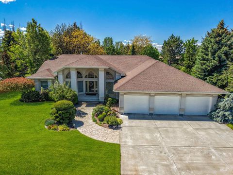 Photo of 4 Granada Place, Burley, ID 83318 (MLS # 98986916)