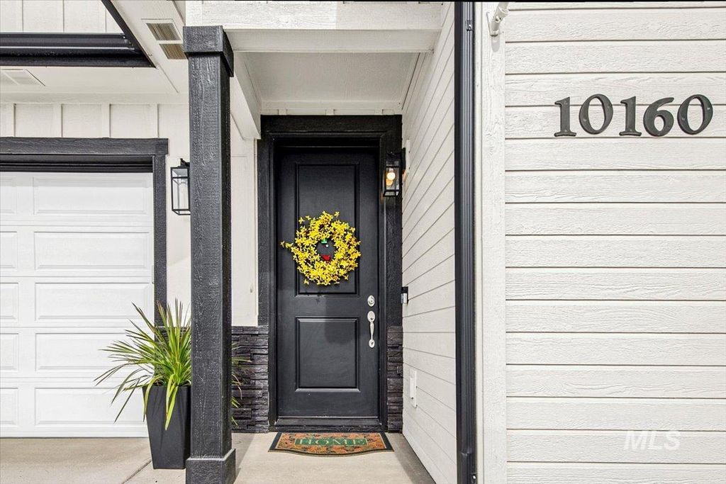 Photo of 10160 W Threadgrass Street, Star, ID 83669 (MLS # 98977796)