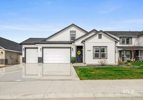 Photo of 10160 W Threadgrass Street, Star, ID 83669 (MLS # 98977796)
