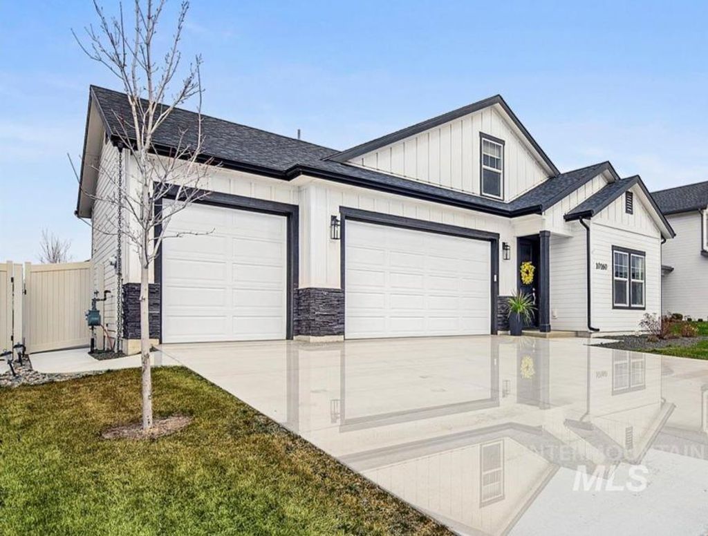 Photo of 10160 W Threadgrass Street, Star, ID 83669 (MLS # 98977796)