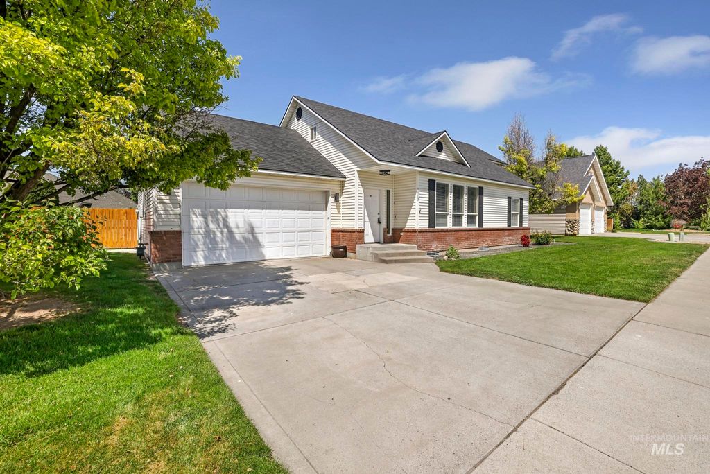 Photo of 1963 Julie Lane, Twin Falls, ID 83301 (MLS # 98985914)